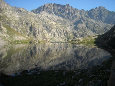 Lacs de haute altitude, pêche ouverte jusqu’en septembre.